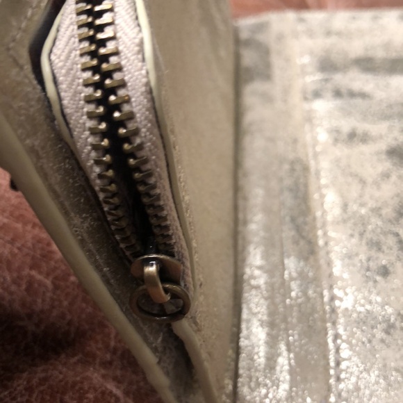 Hobo gold distressed wallet - Picture 7 of 7